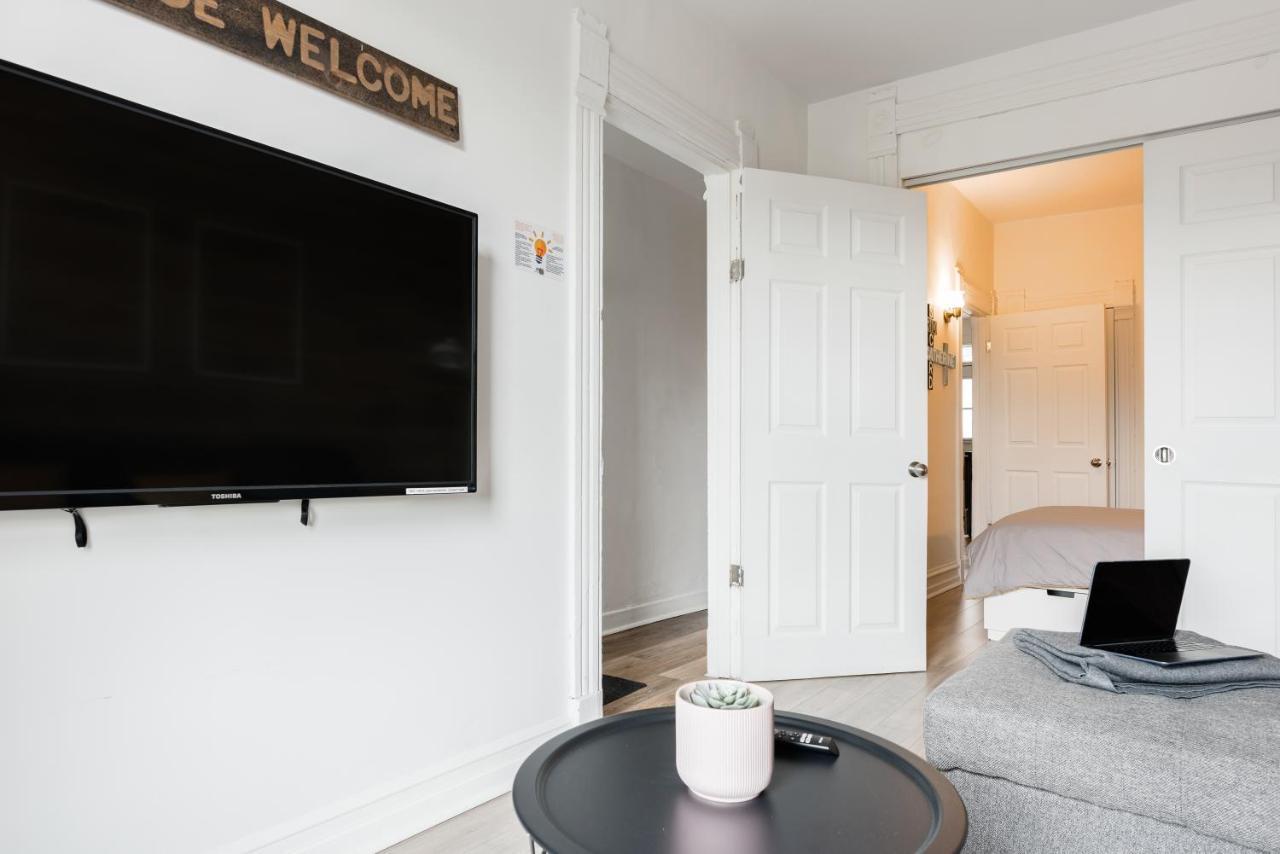 Apartments Near Montreal Olympic Park Room photo